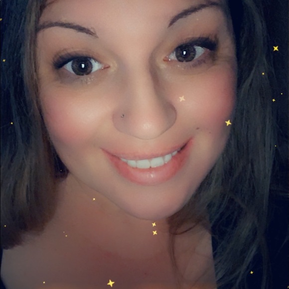 Meet your Posher, Stephanie - Picture 5 of 8